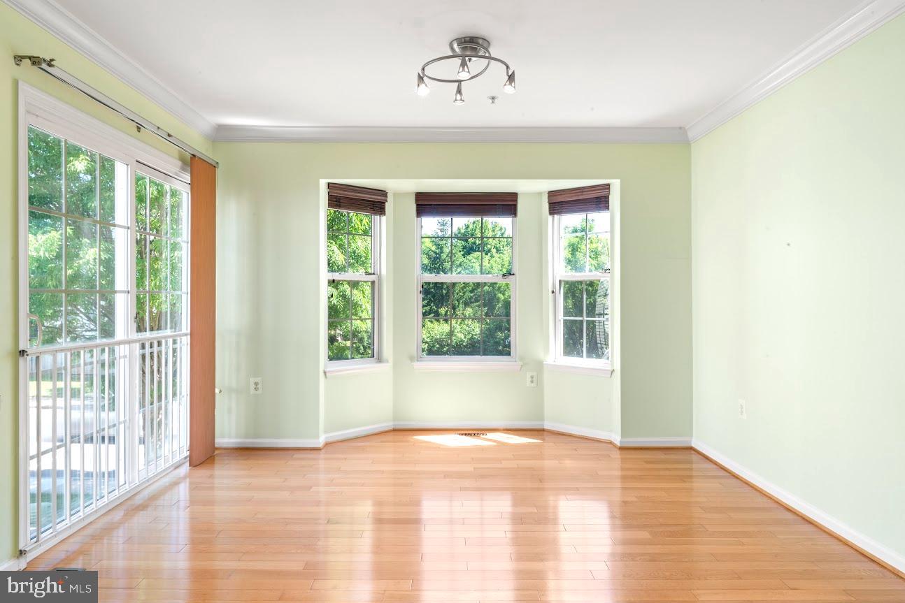 KINGSVIEW VILLAGE - Residential