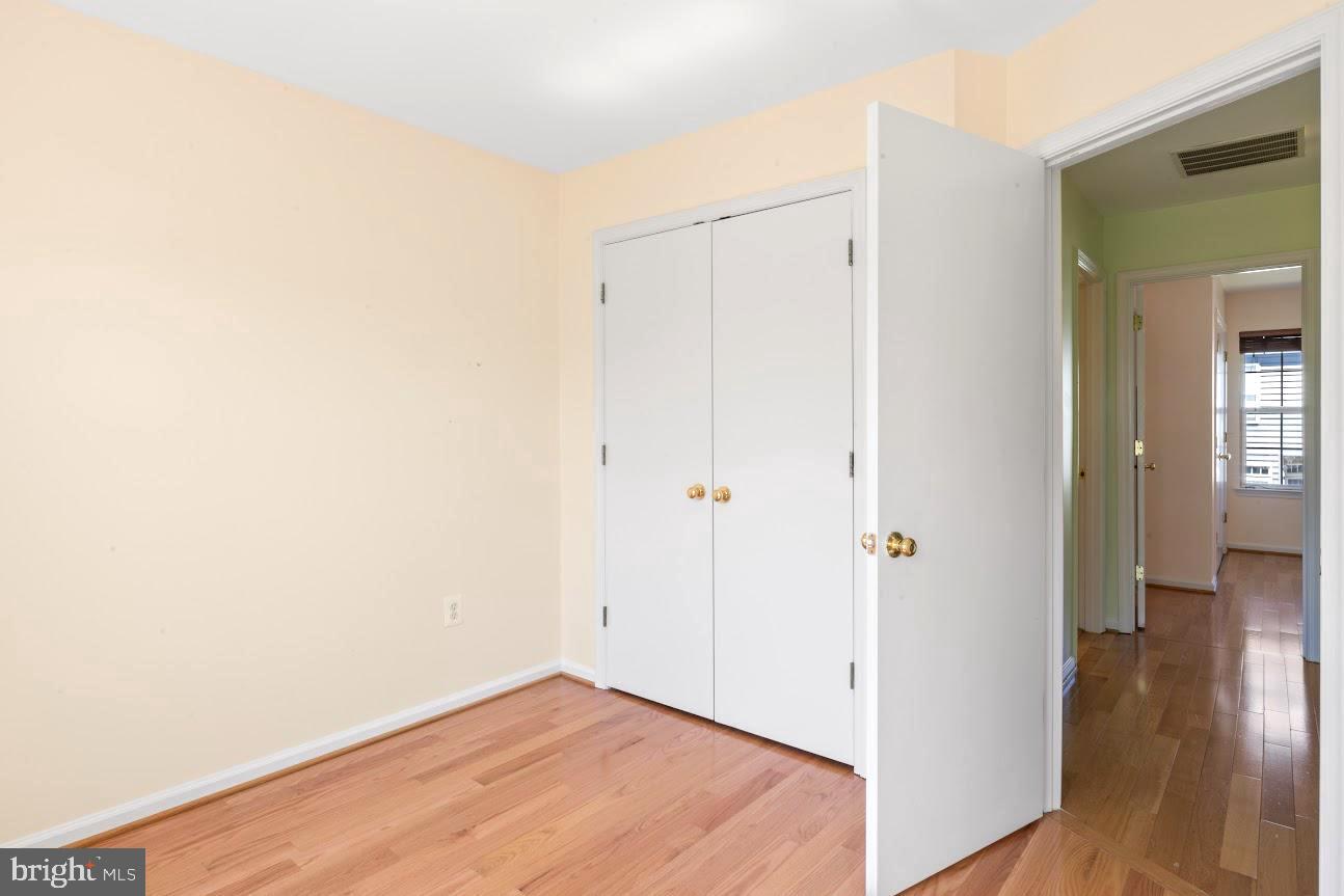 KINGSVIEW VILLAGE - Residential