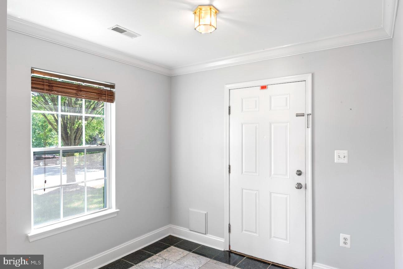 KINGSVIEW VILLAGE - Residential