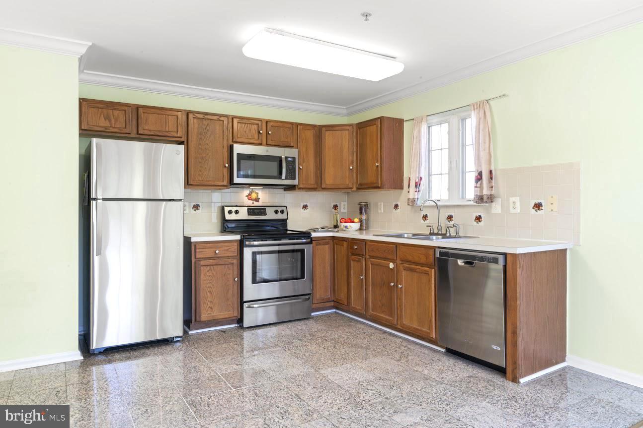 KINGSVIEW VILLAGE - Residential