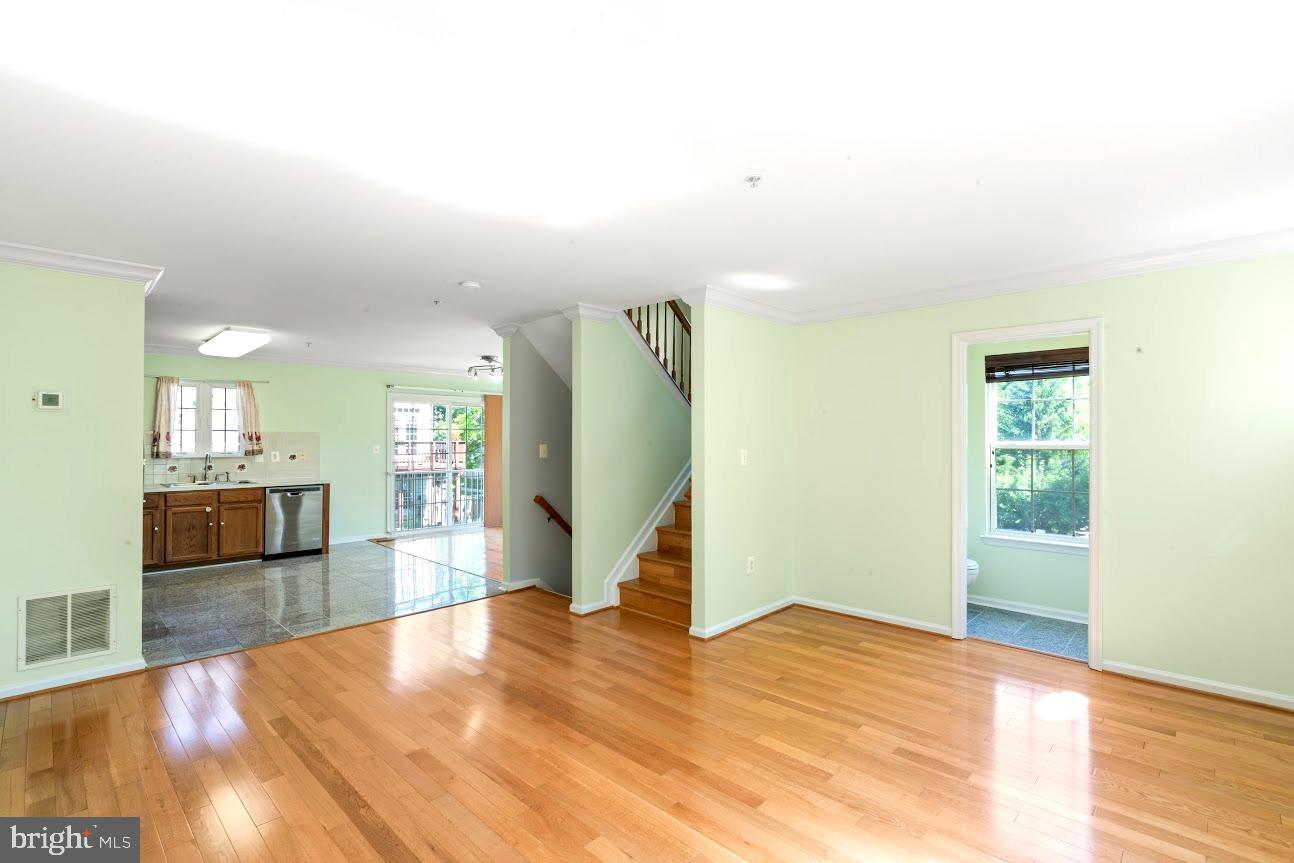 KINGSVIEW VILLAGE - Residential