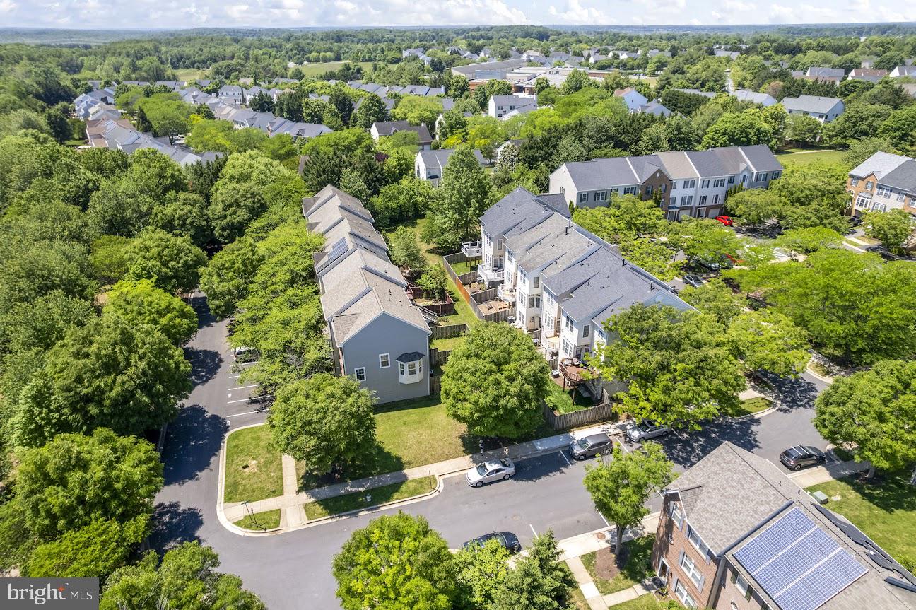 KINGSVIEW VILLAGE - Residential