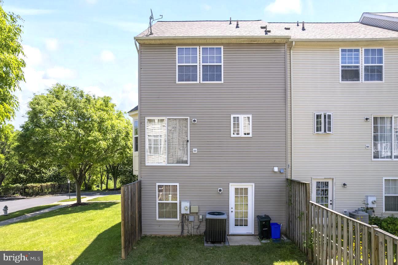 KINGSVIEW VILLAGE - Residential
