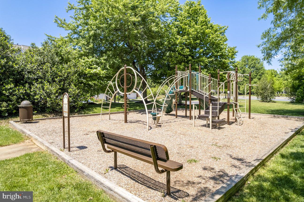 KINGSVIEW VILLAGE - Residential