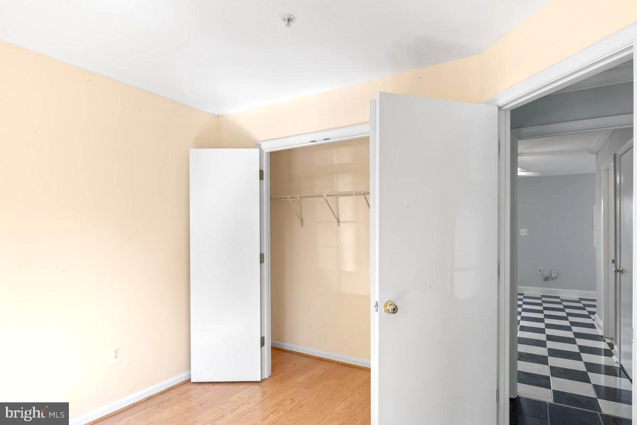 KINGSVIEW VILLAGE - Residential