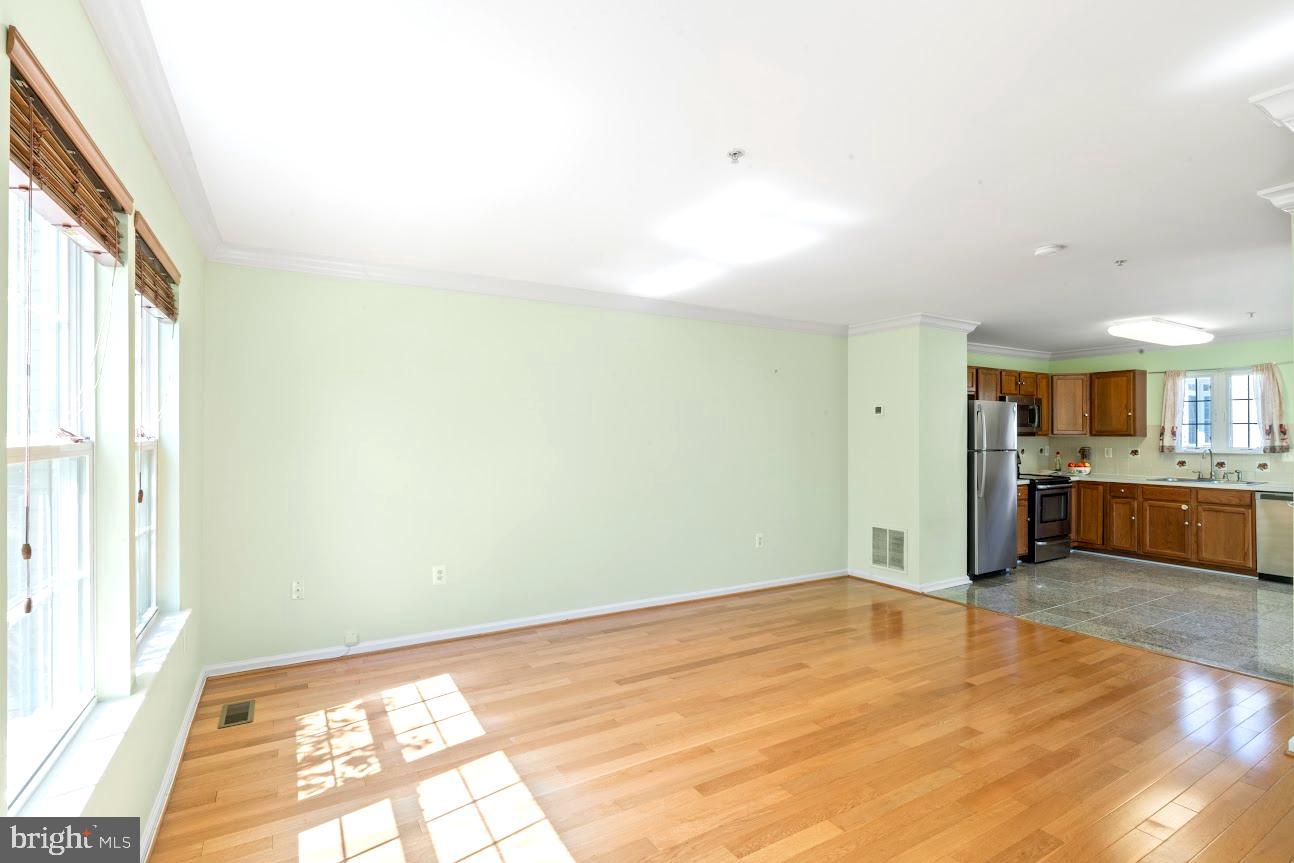 KINGSVIEW VILLAGE - Residential