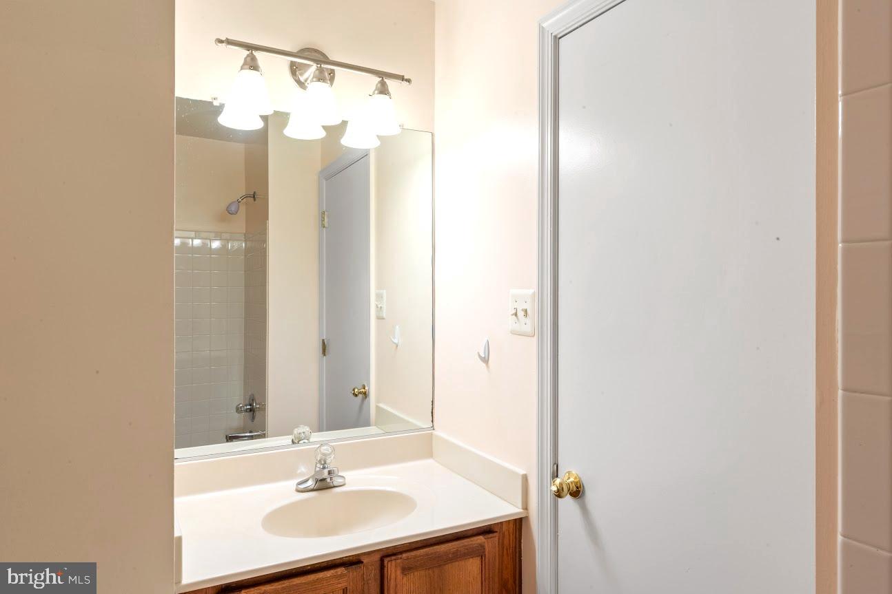 KINGSVIEW VILLAGE - Residential