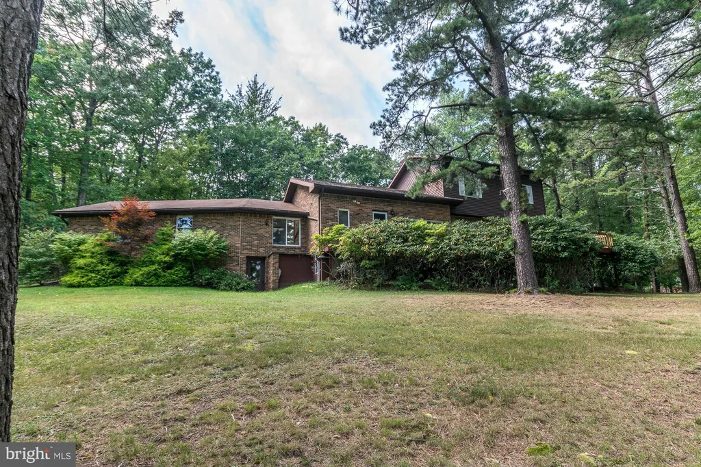 142 Paradise Heights Road, Oakland, MD 21550