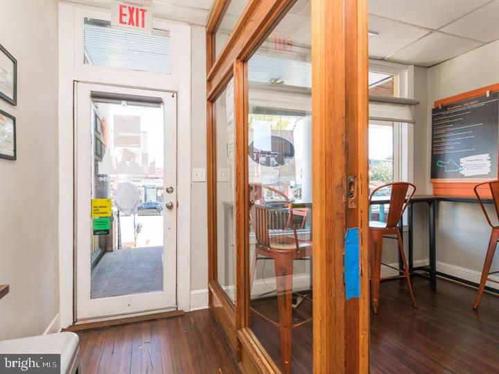 BELAIR-EDISON - Commercial Lease