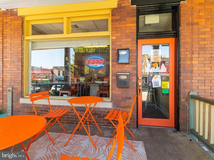 BELAIR-EDISON - Commercial Lease