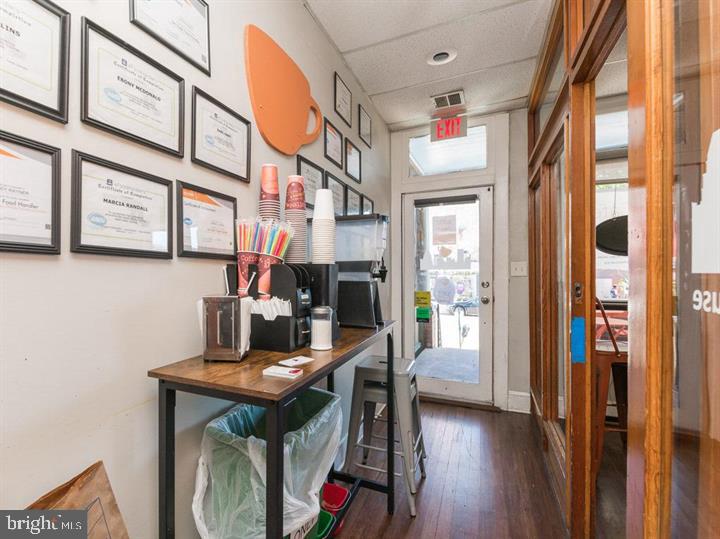 BELAIR-EDISON - Commercial Lease