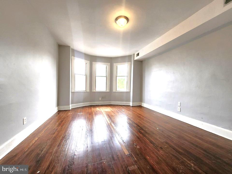 BELAIR-EDISON - Commercial Lease