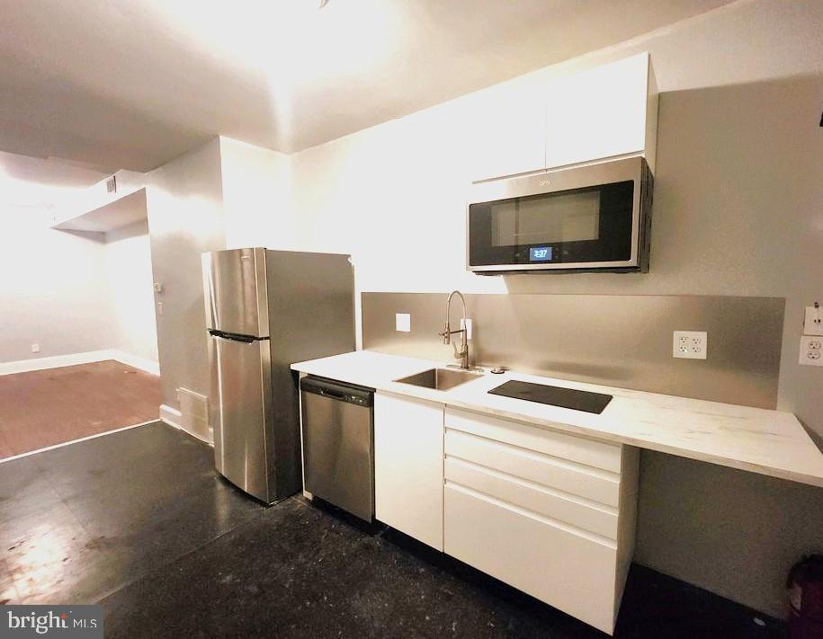 BELAIR-EDISON - Commercial Lease