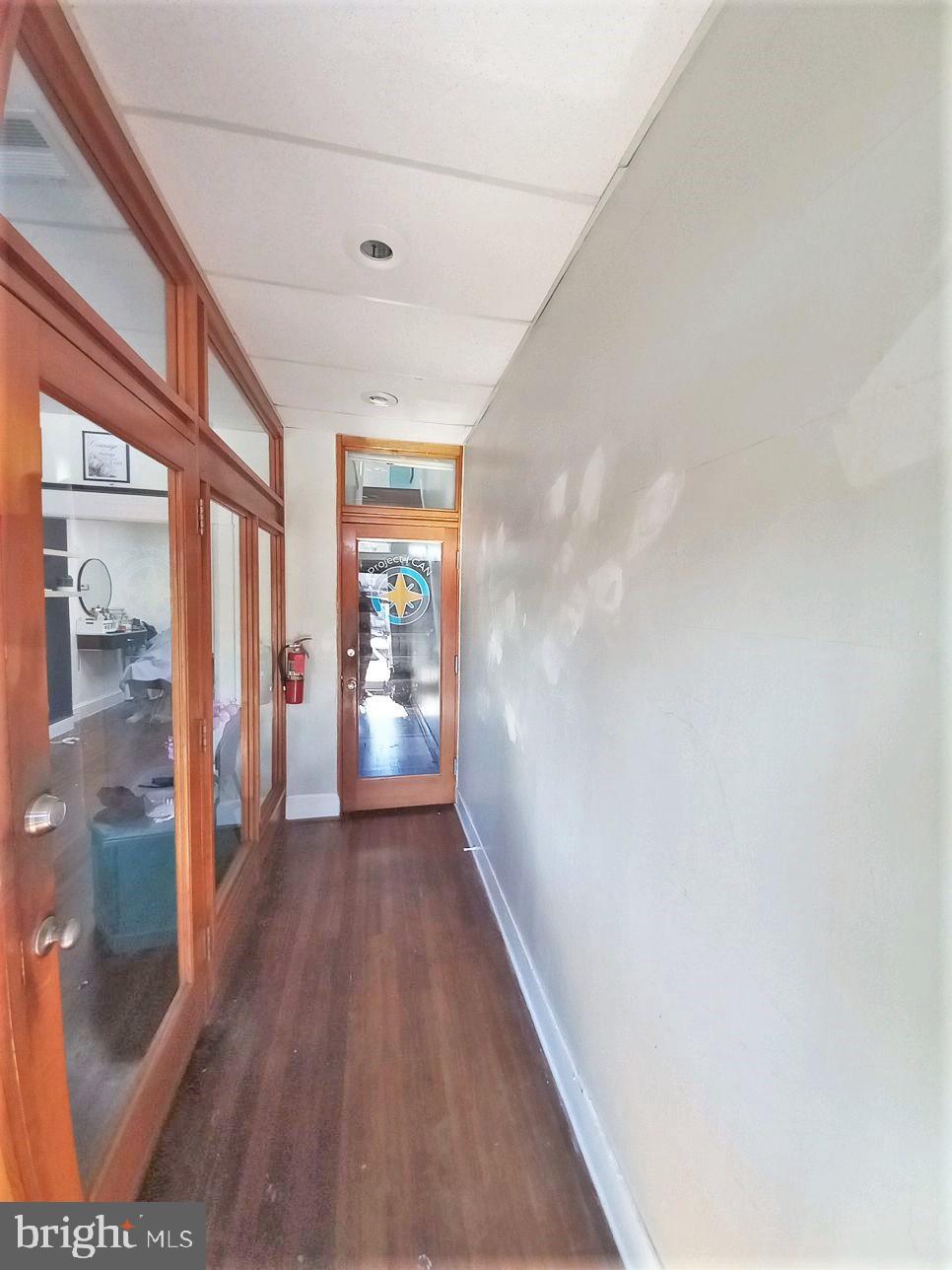 BELAIR-EDISON - Commercial Lease