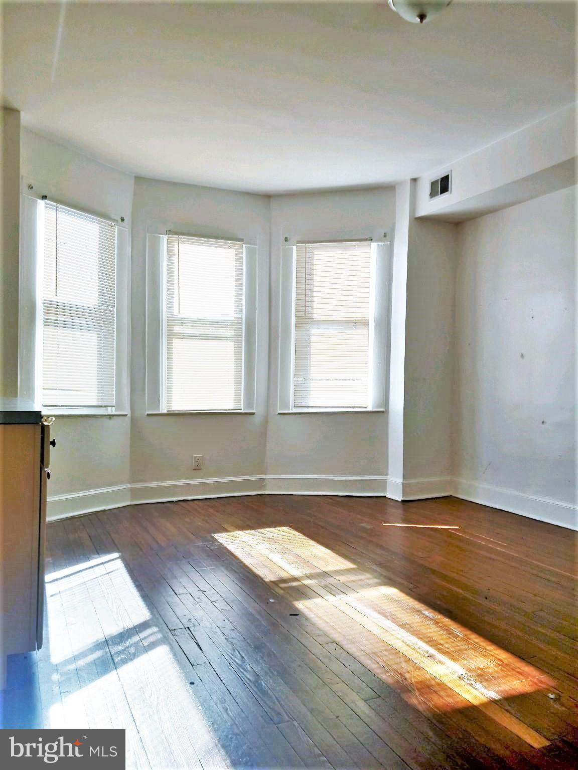 BELAIR-EDISON - Commercial Lease