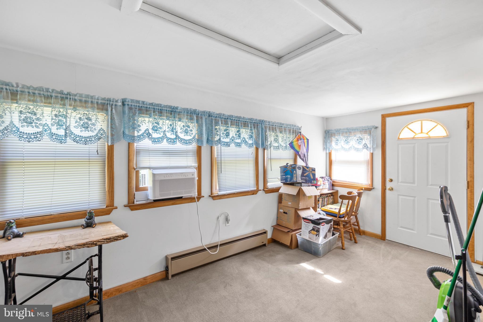 LONG ACRE ESTATES - Residential