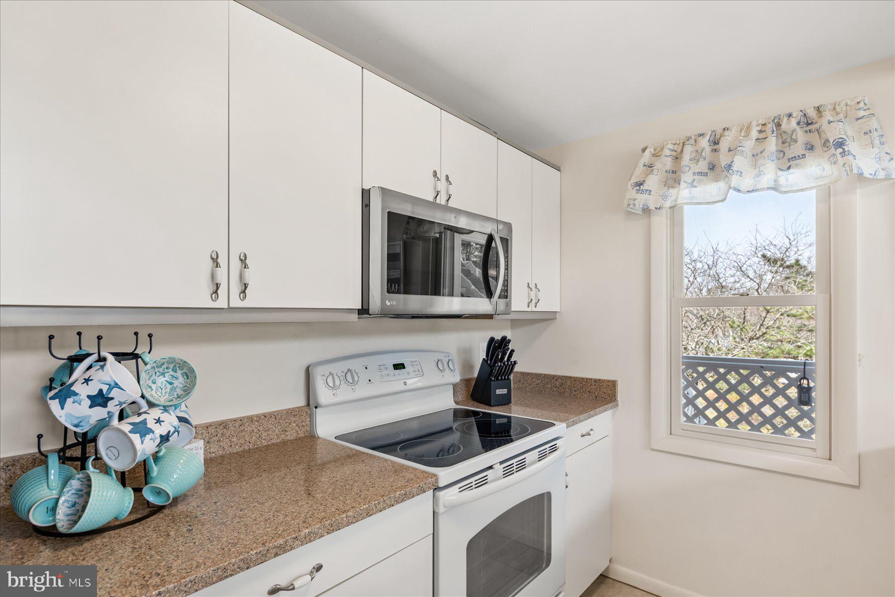 SEA COLONY WEST - Residential