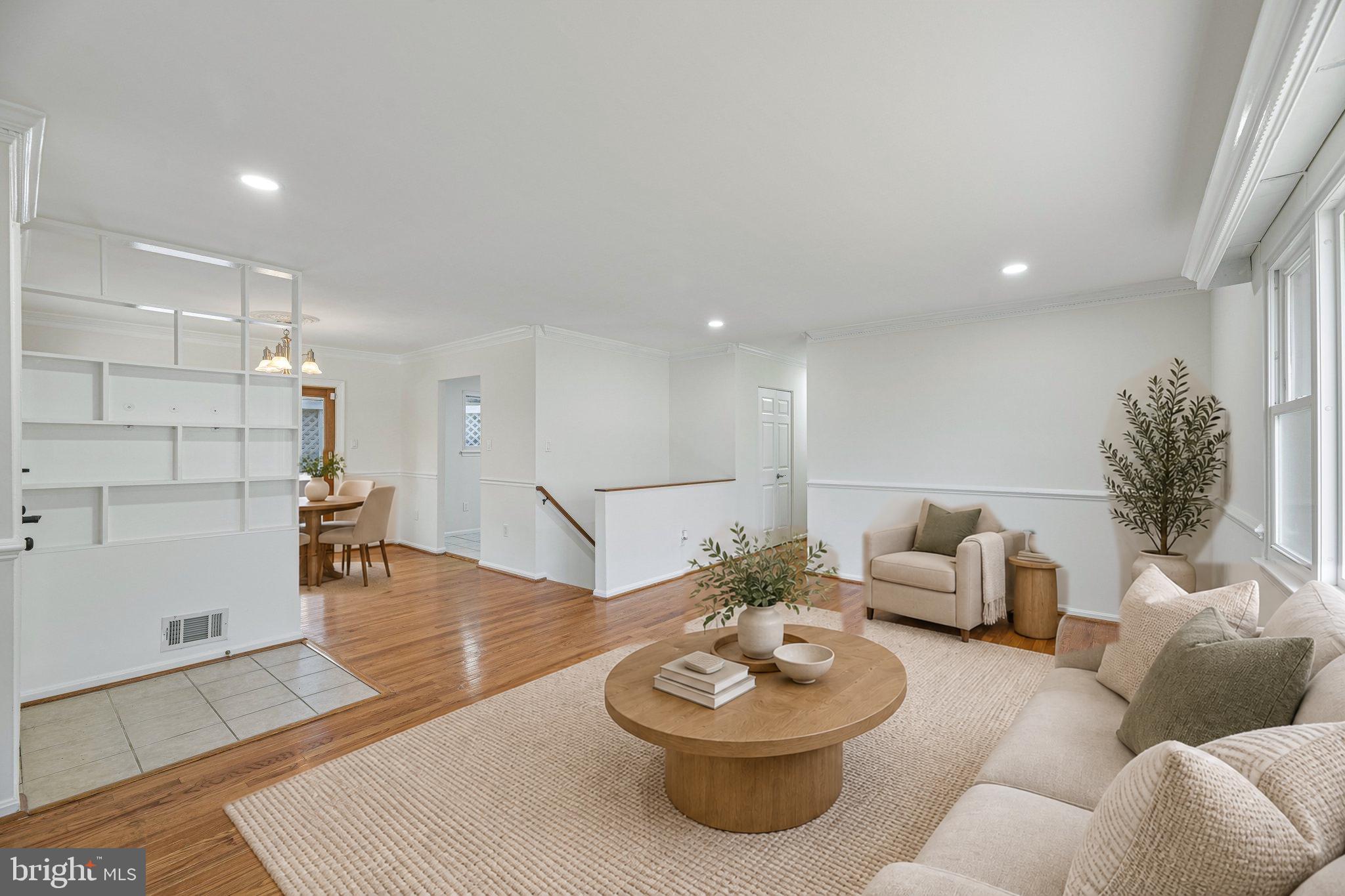 3004 JAMESTOWN COURT