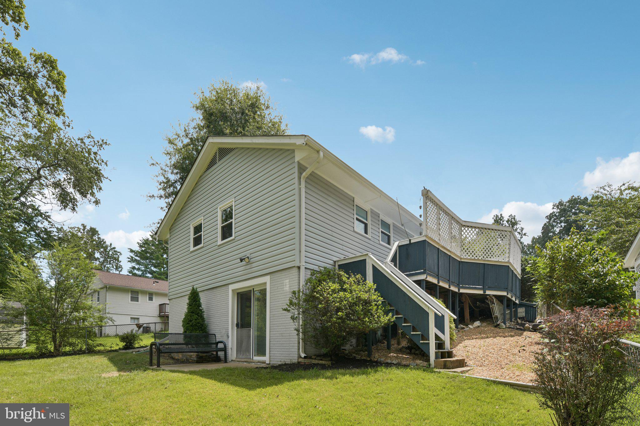 3004 JAMESTOWN COURT