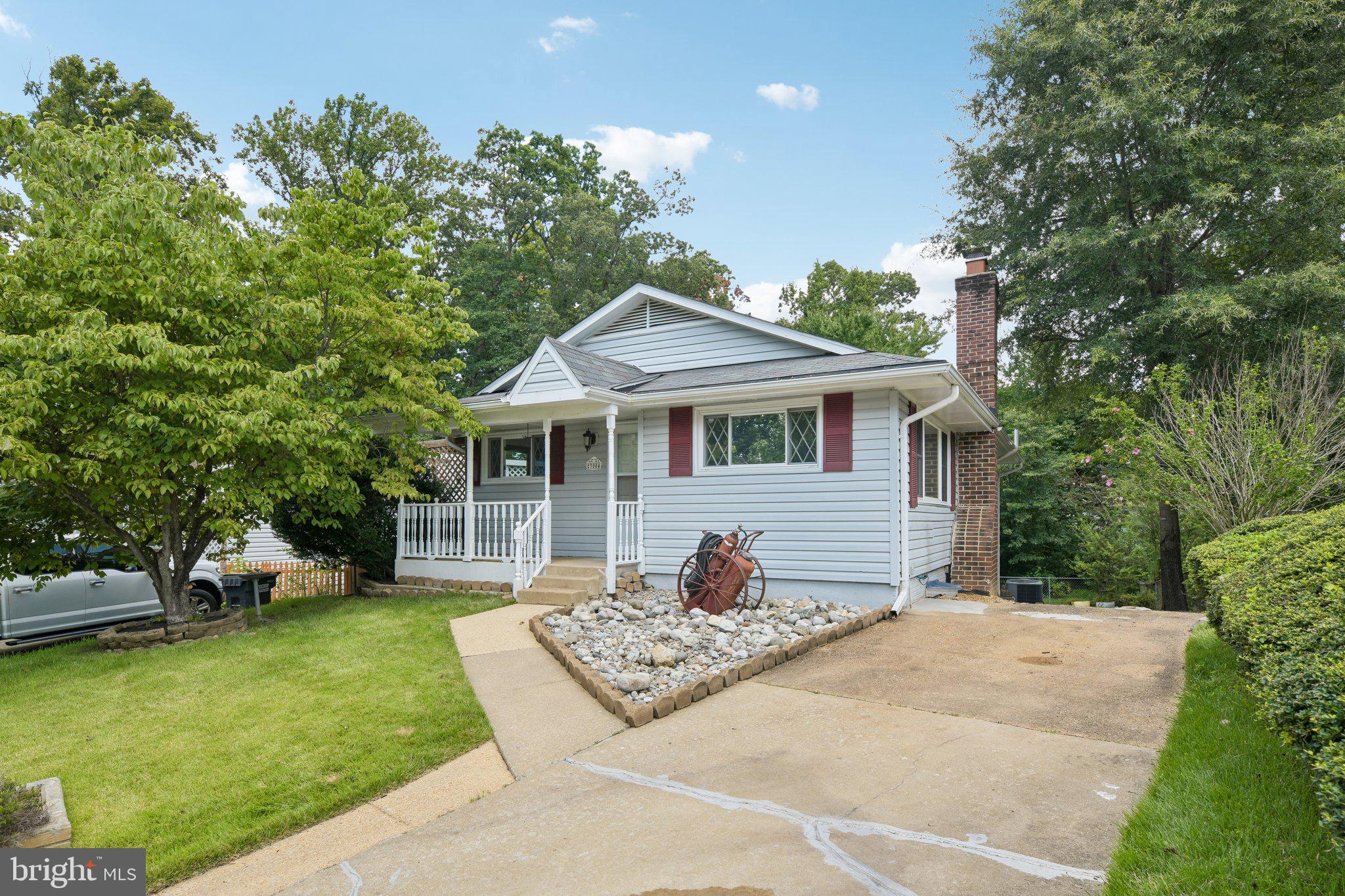 3004 JAMESTOWN COURT