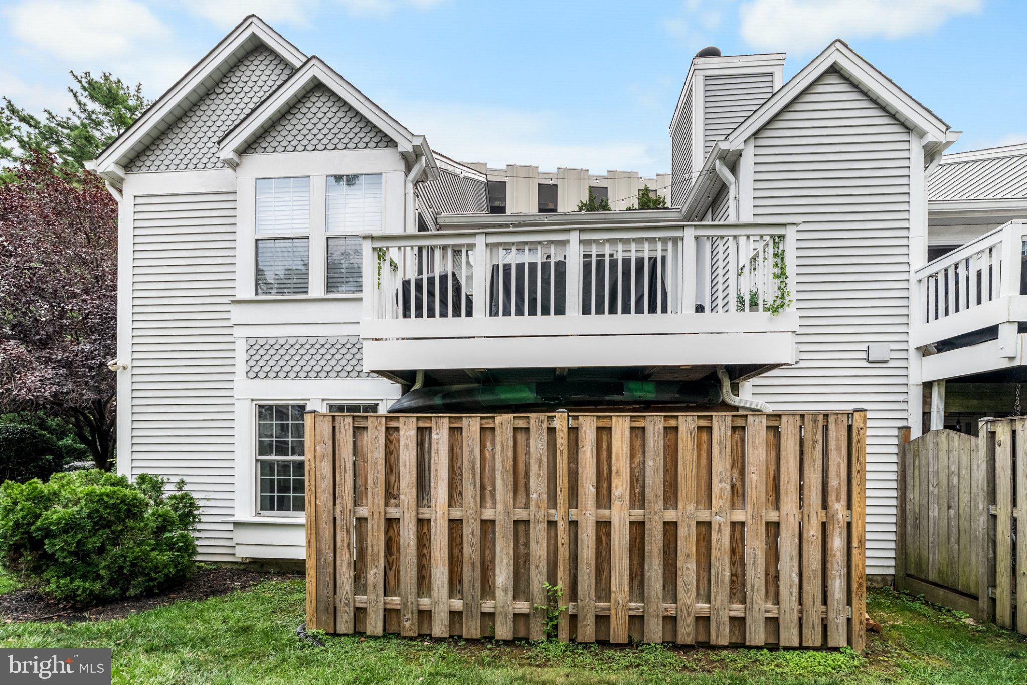 3401 LAKESIDE VIEW DRIVE 18-3