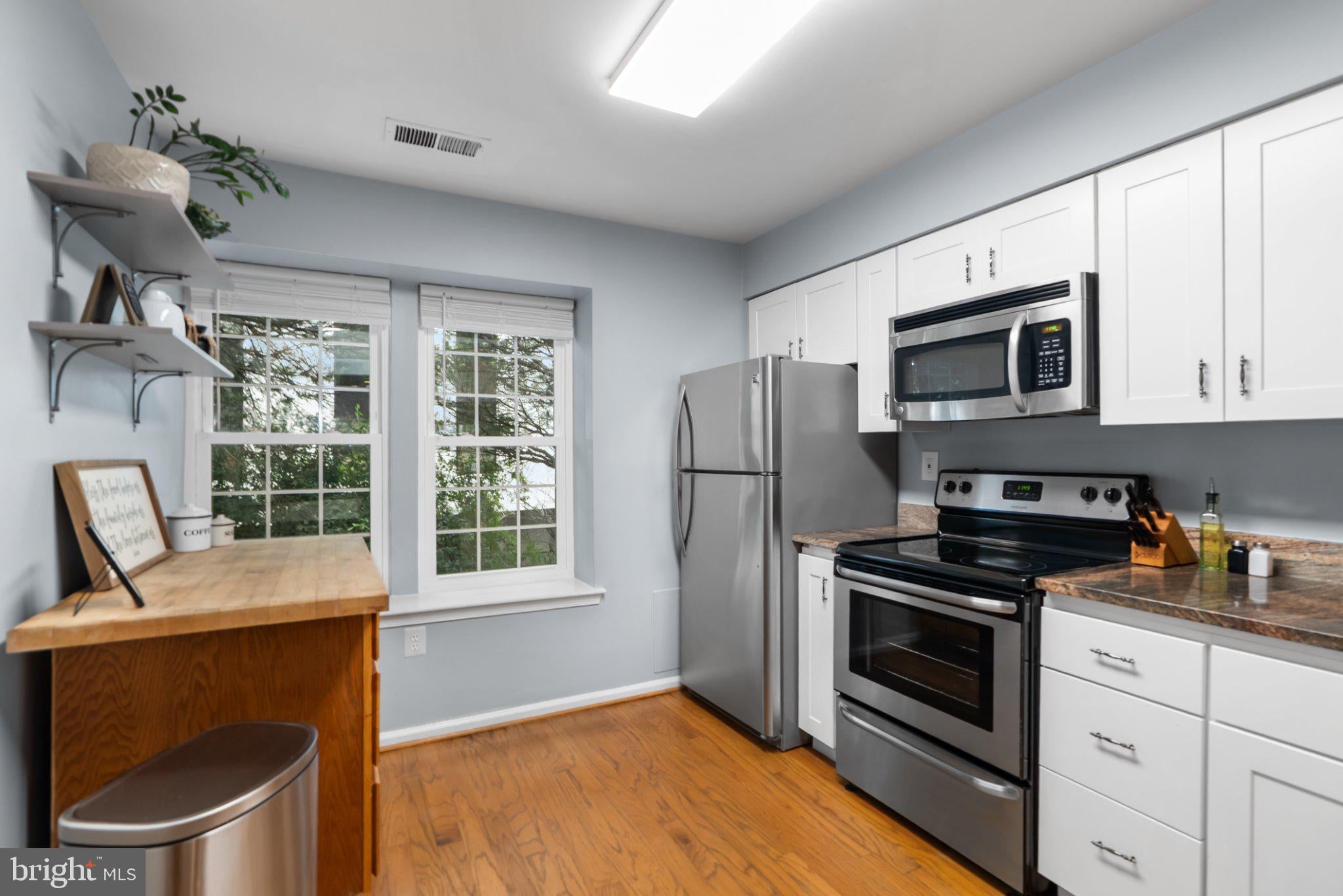 3401 LAKESIDE VIEW DRIVE 18-3