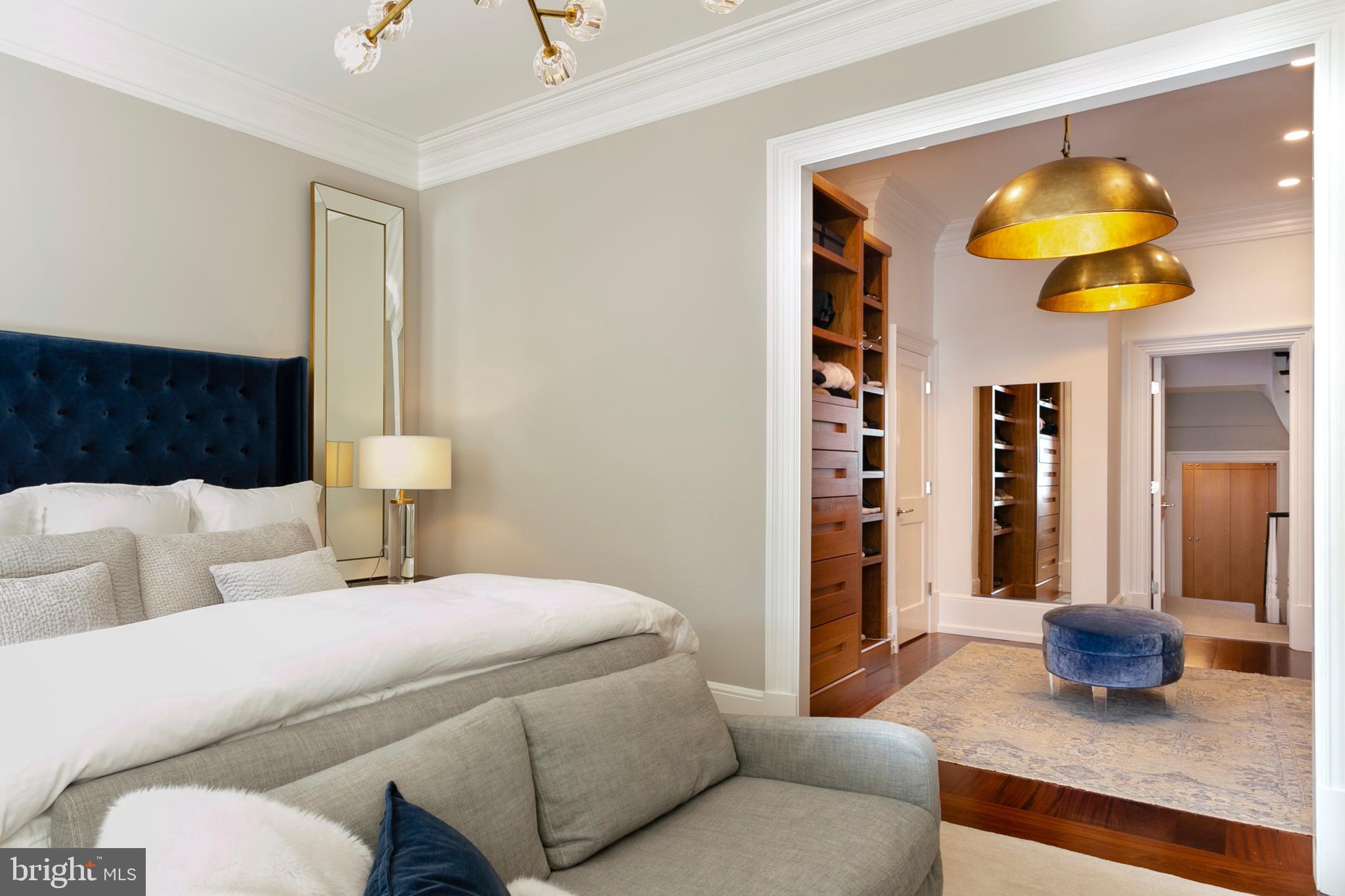 SOCIETY HILL - Residential