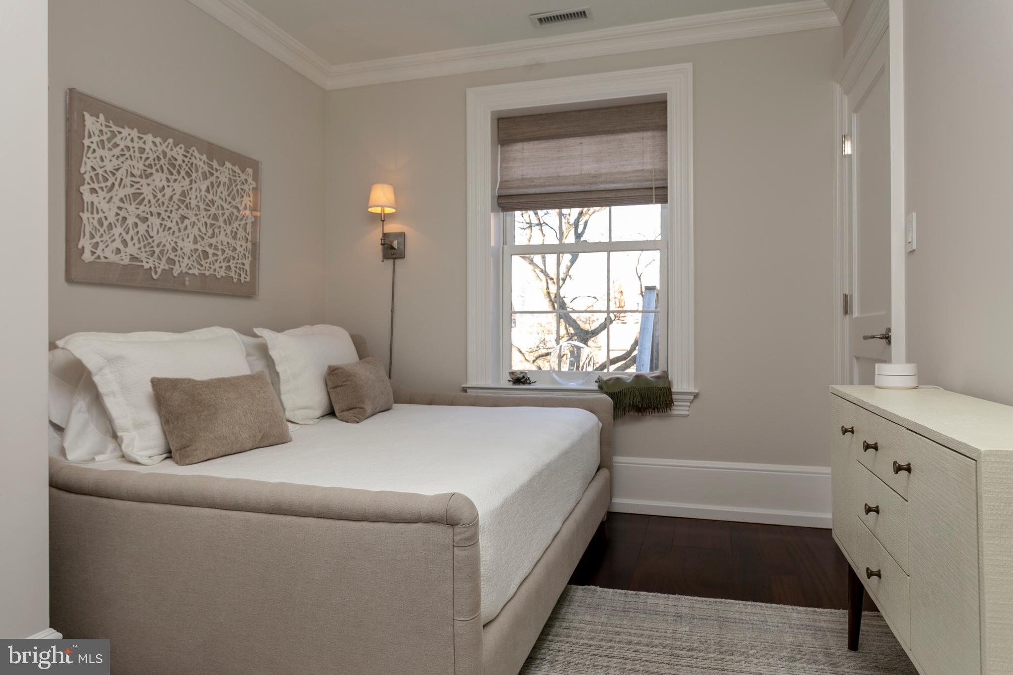 SOCIETY HILL - Residential