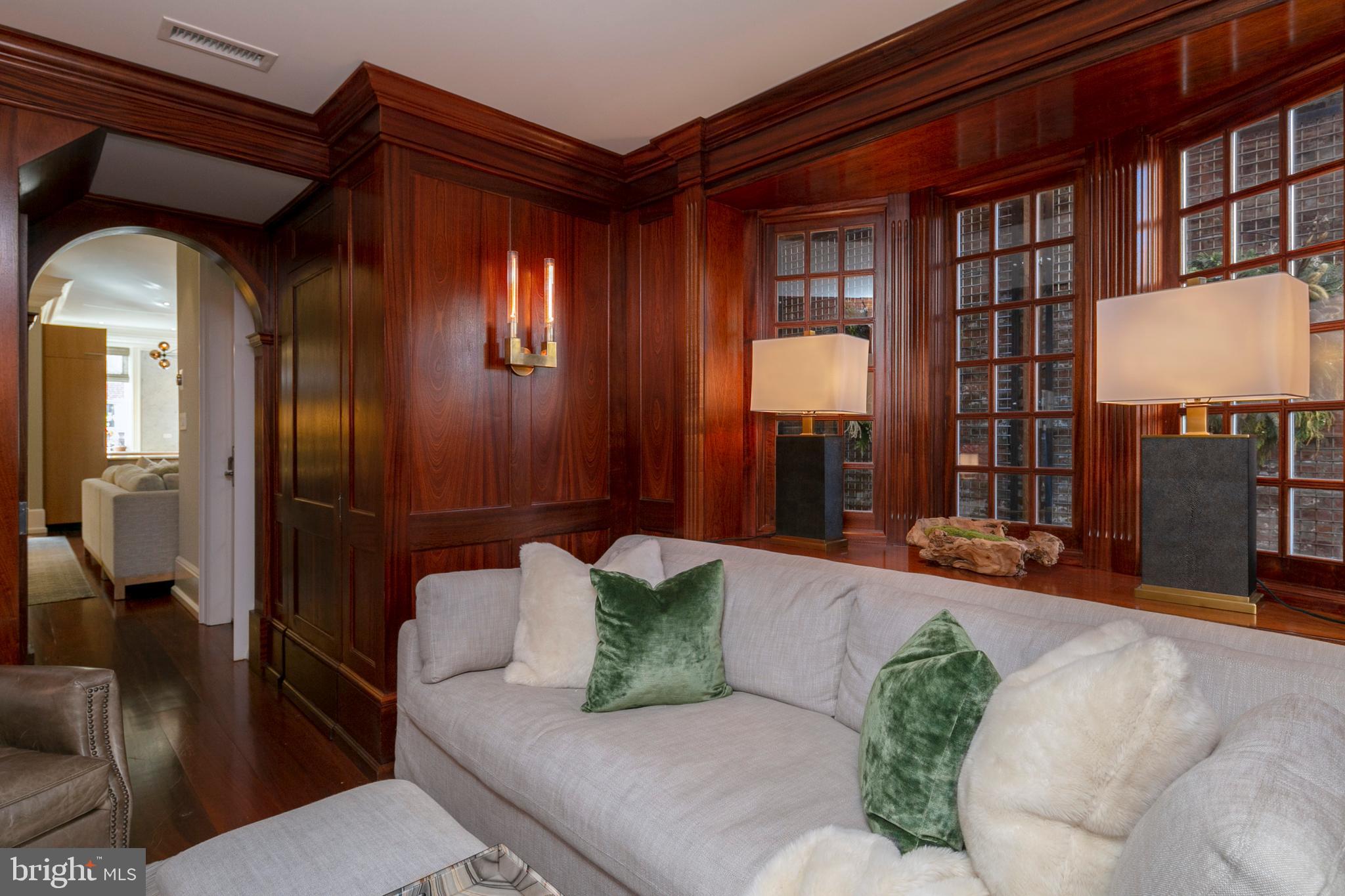 SOCIETY HILL - Residential