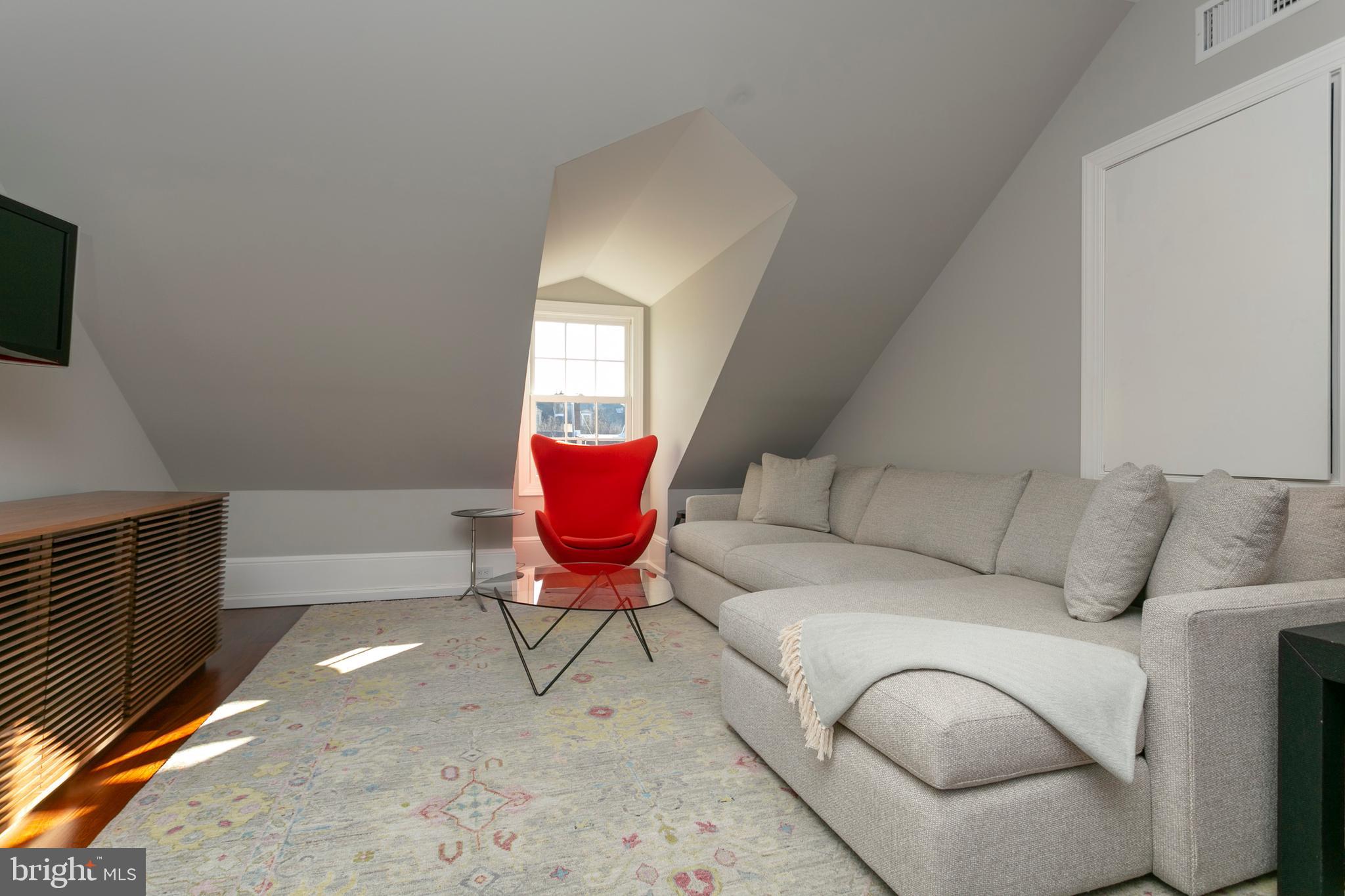 SOCIETY HILL - Residential