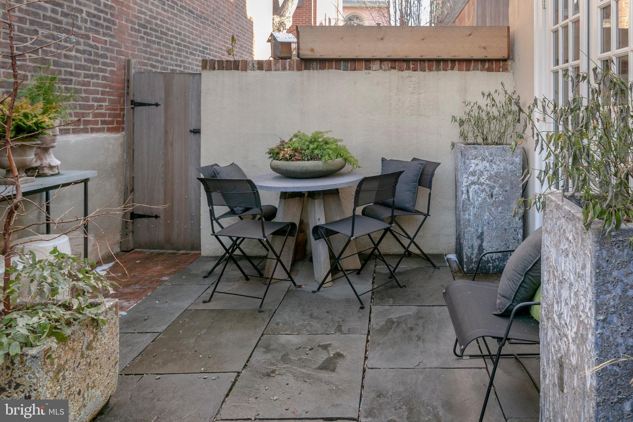 SOCIETY HILL - Residential