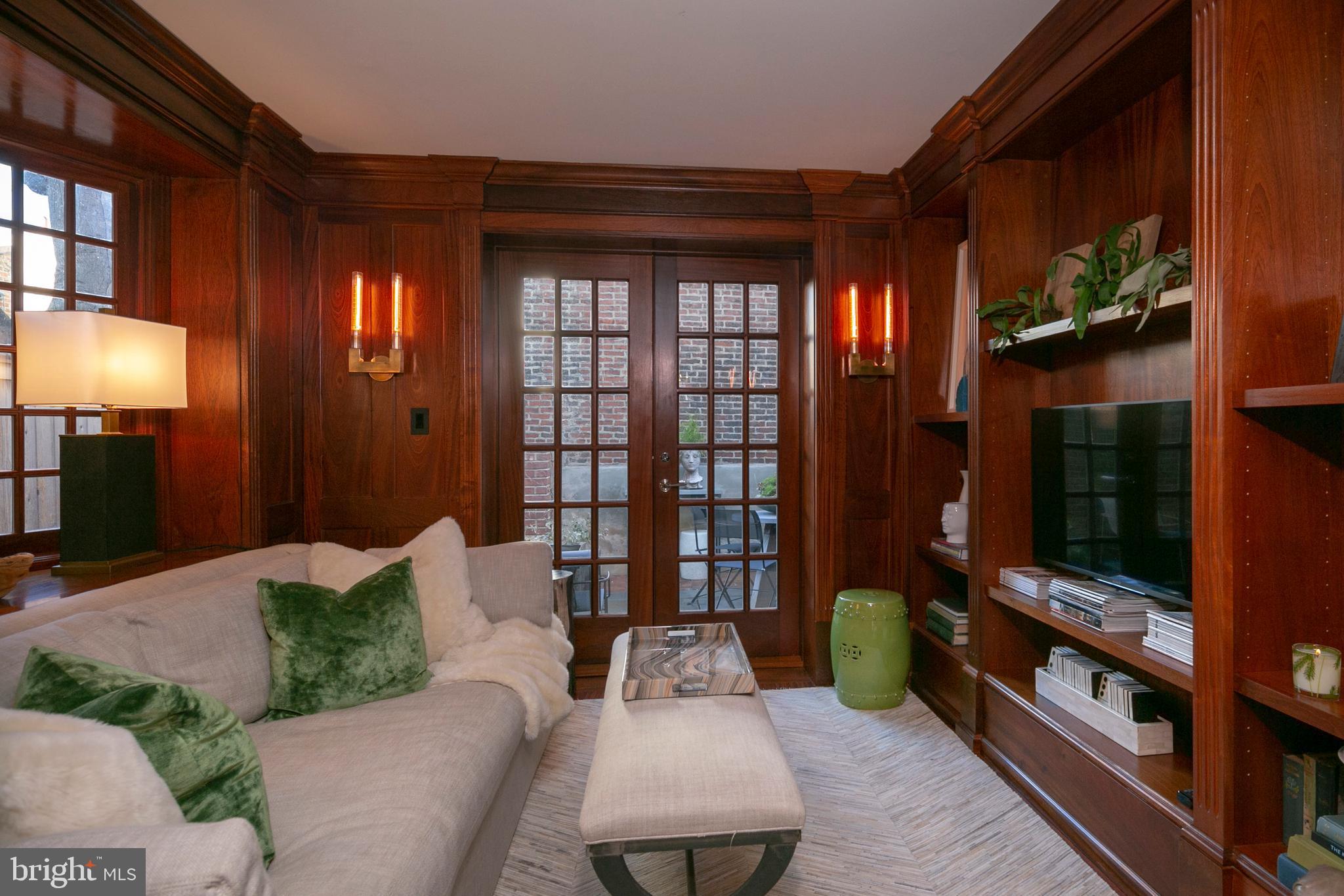 SOCIETY HILL - Residential