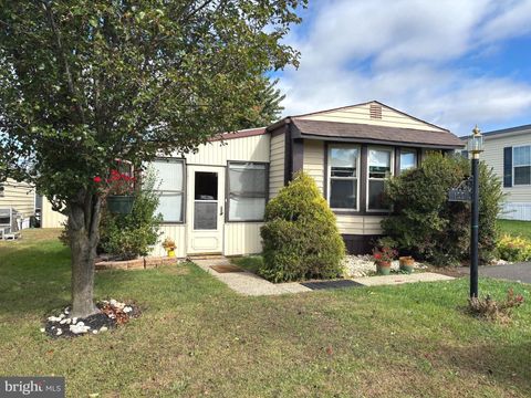 155 HILLSIDE COURT NORTH WALES PA 19454