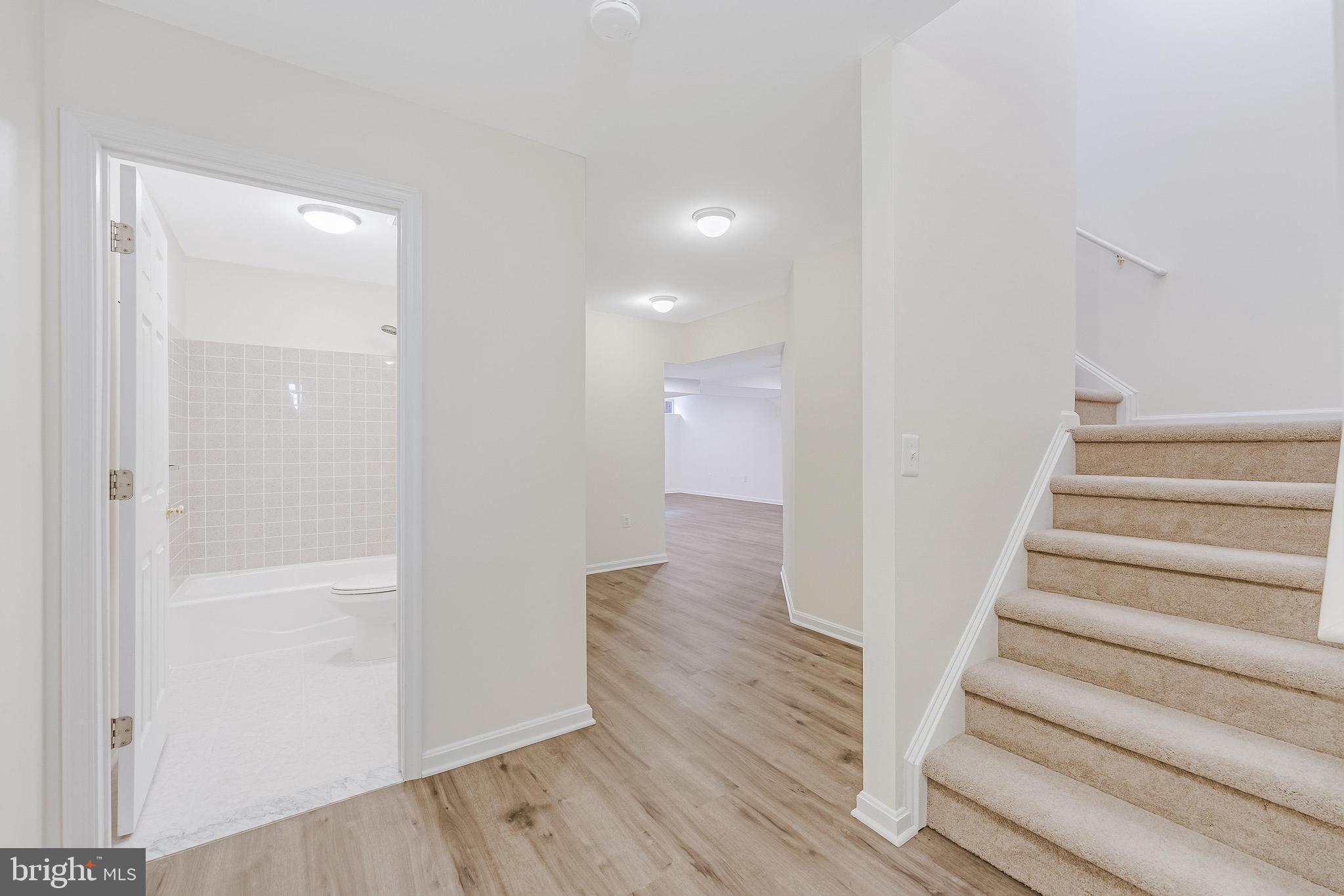 FARMWELL HUNT - Residential