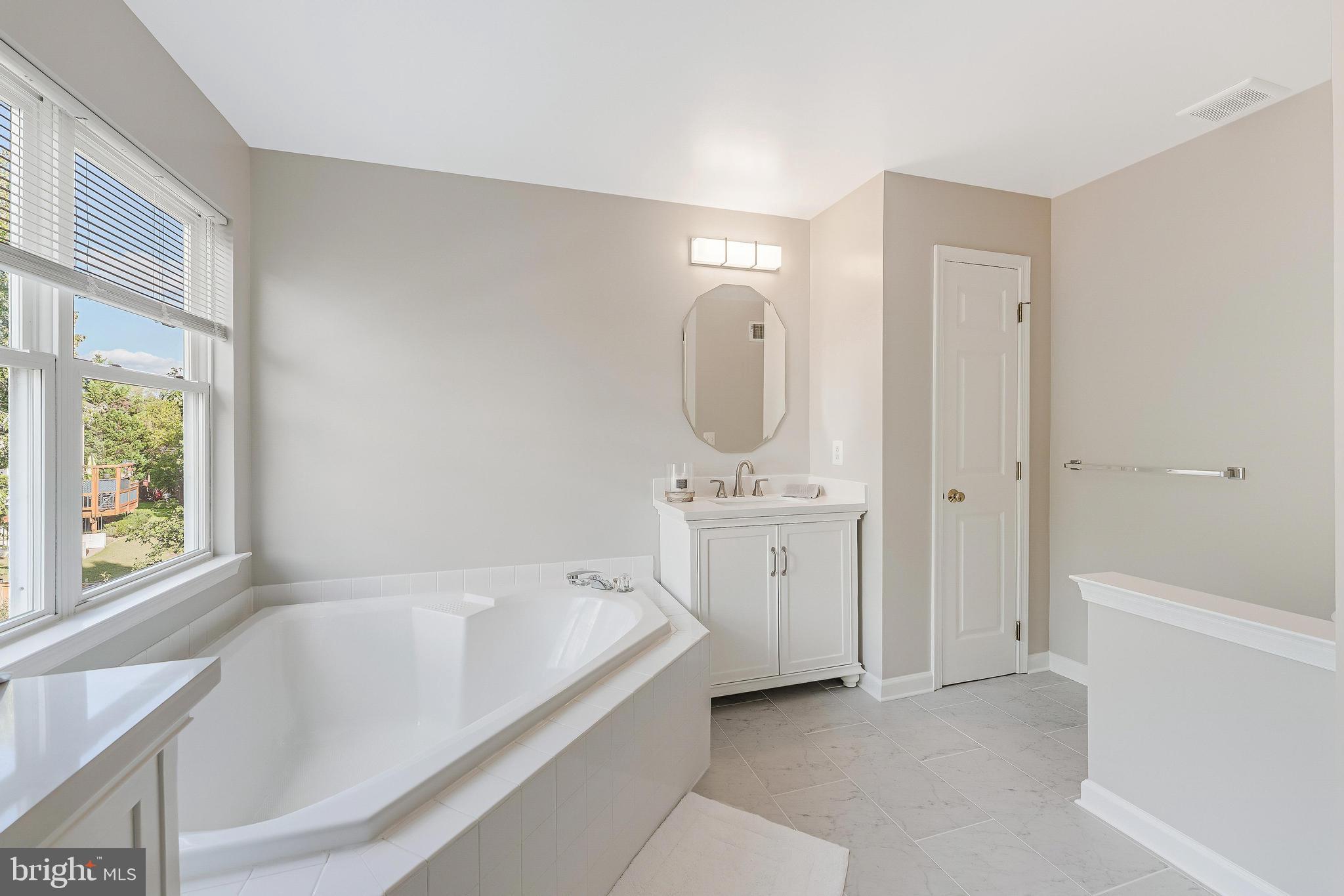 FARMWELL HUNT - Residential