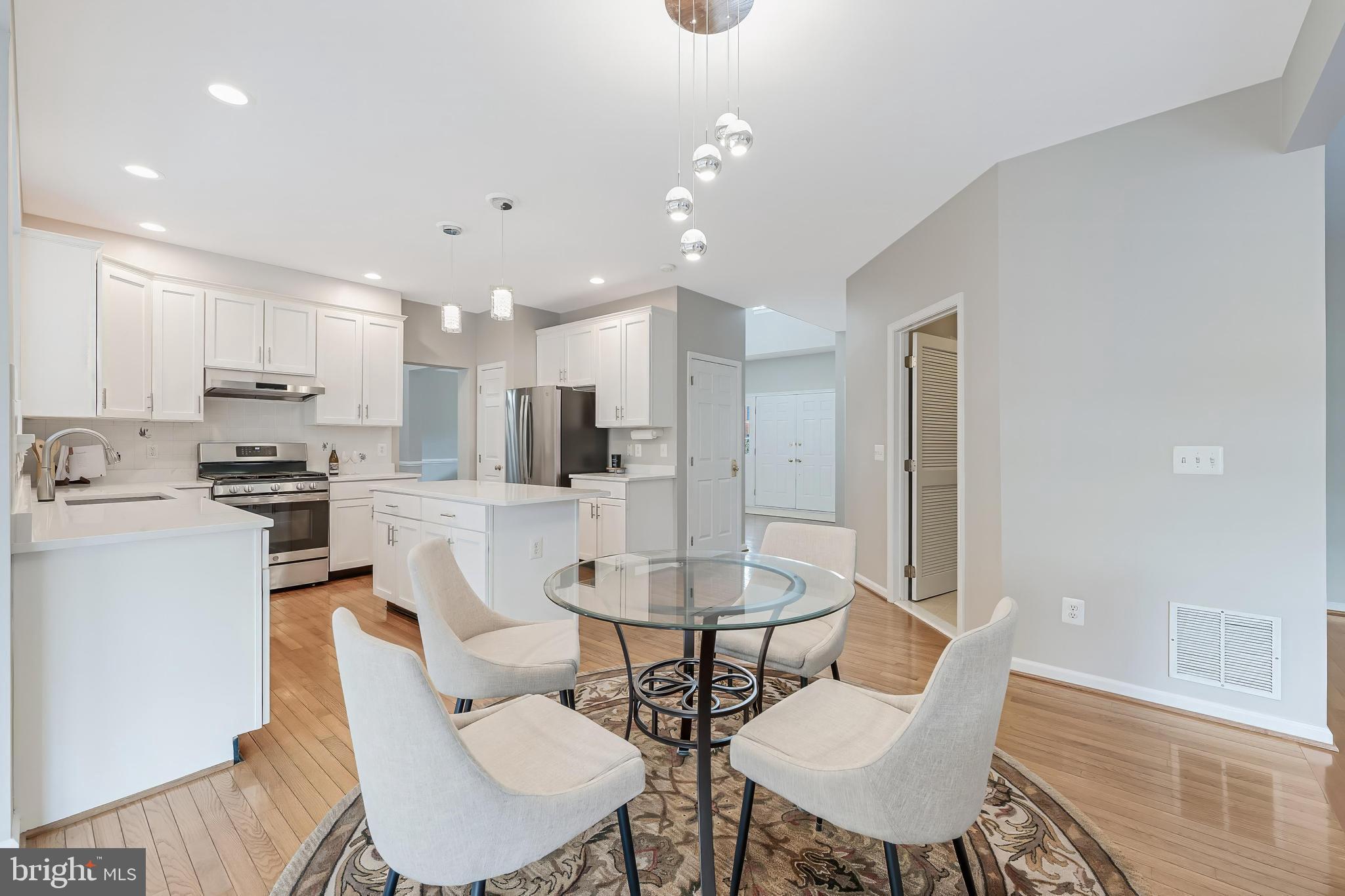 FARMWELL HUNT - Residential