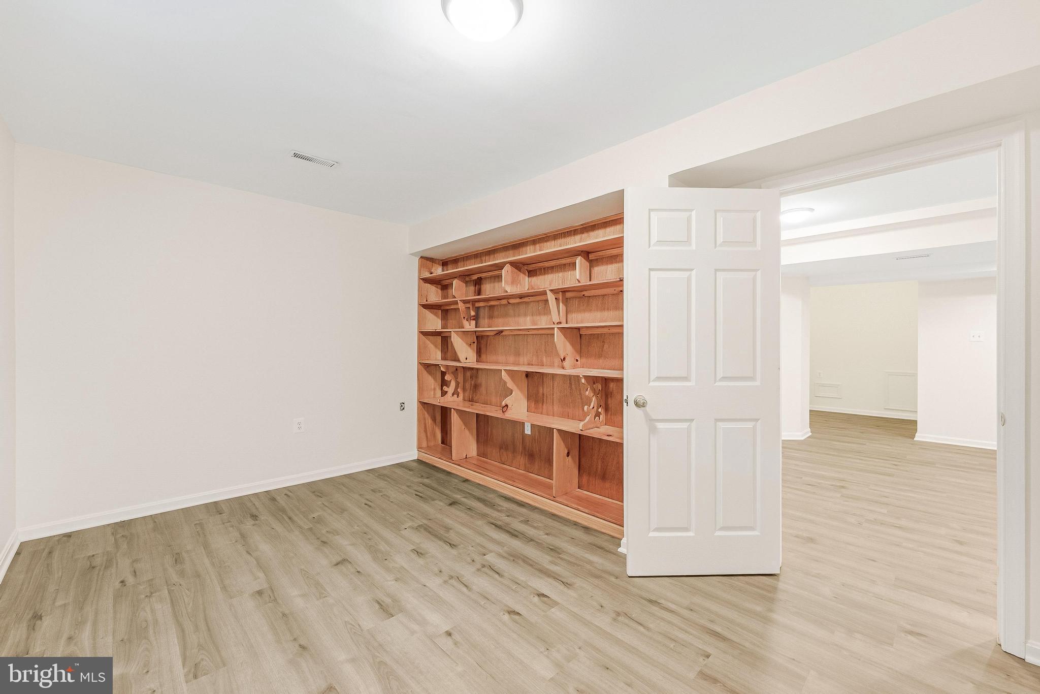 FARMWELL HUNT - Residential