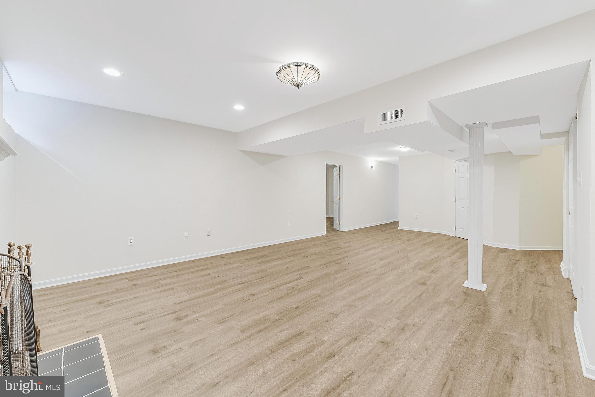 FARMWELL HUNT - Residential