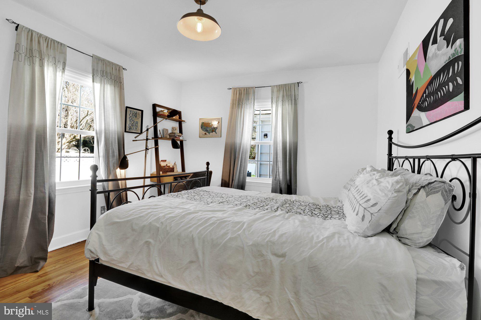 MAKEFIELD MANOR - Residential