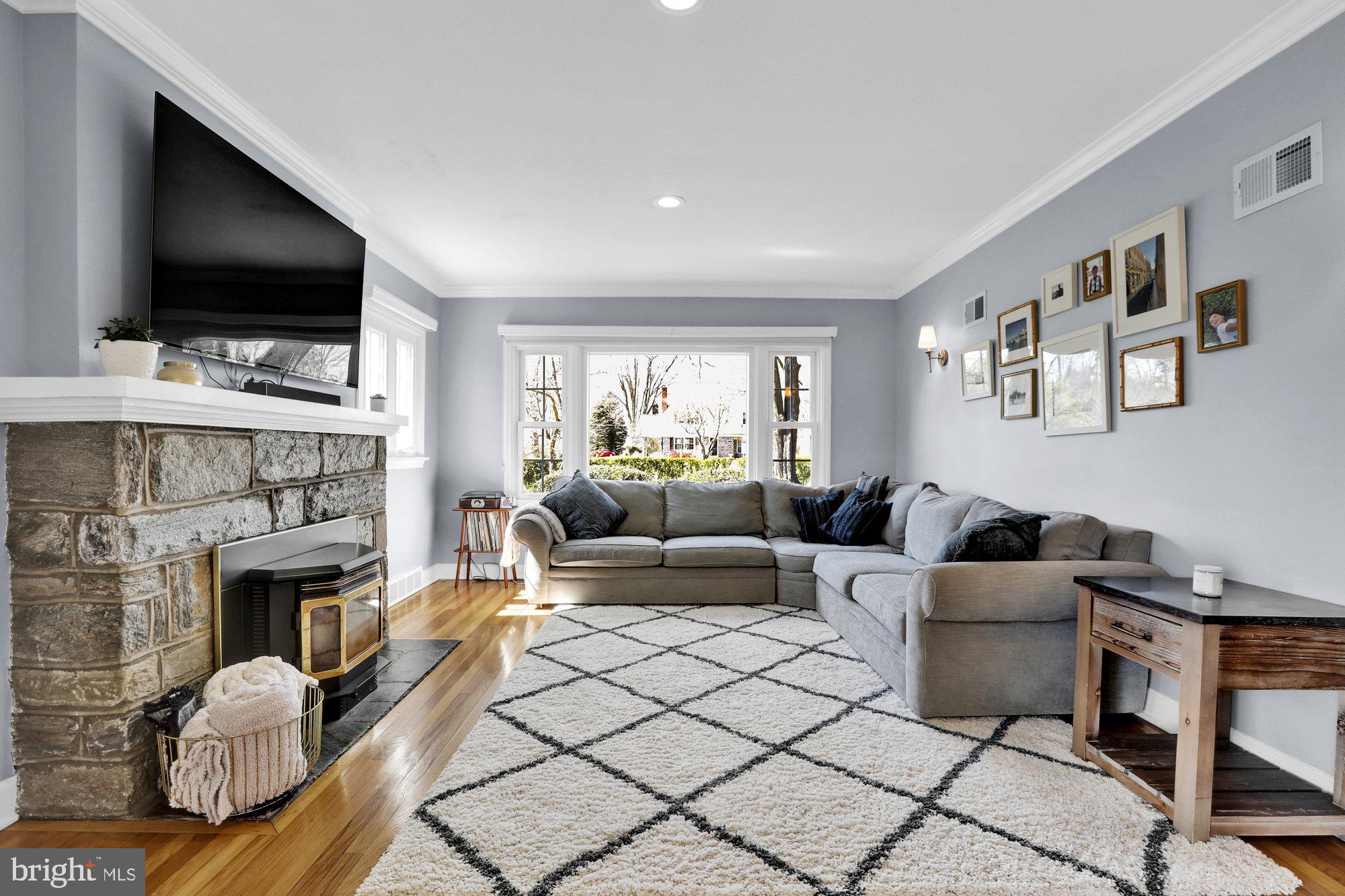 MAKEFIELD MANOR - Residential