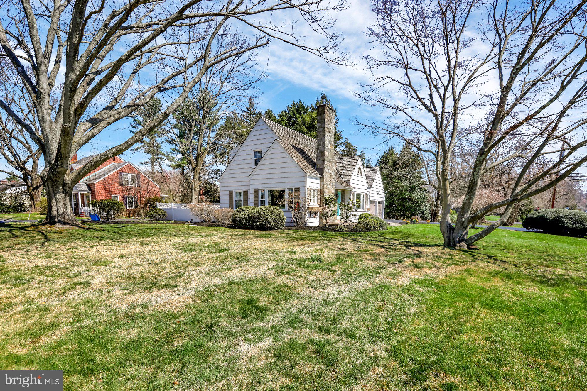 MAKEFIELD MANOR - Residential