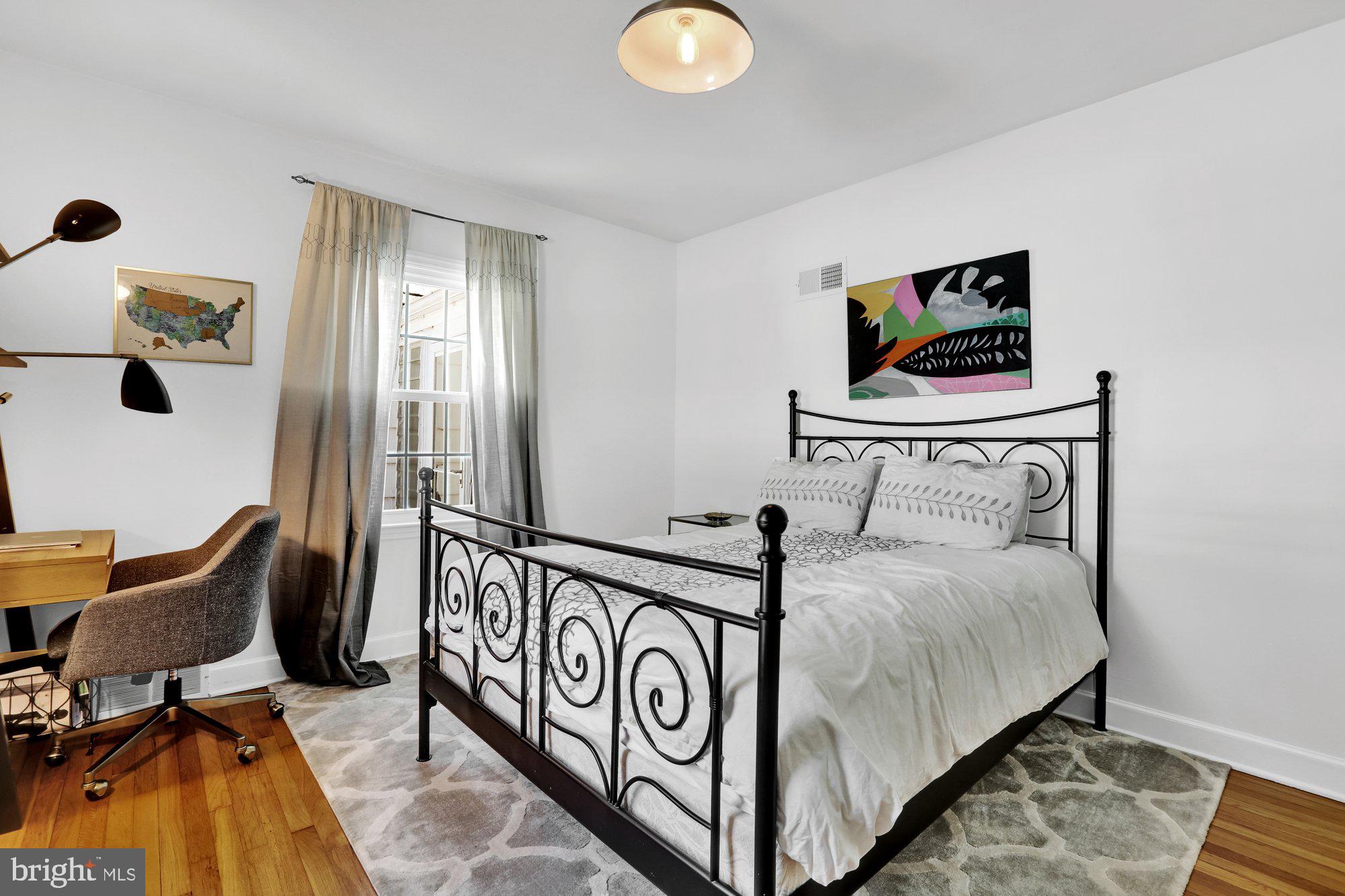 MAKEFIELD MANOR - Residential