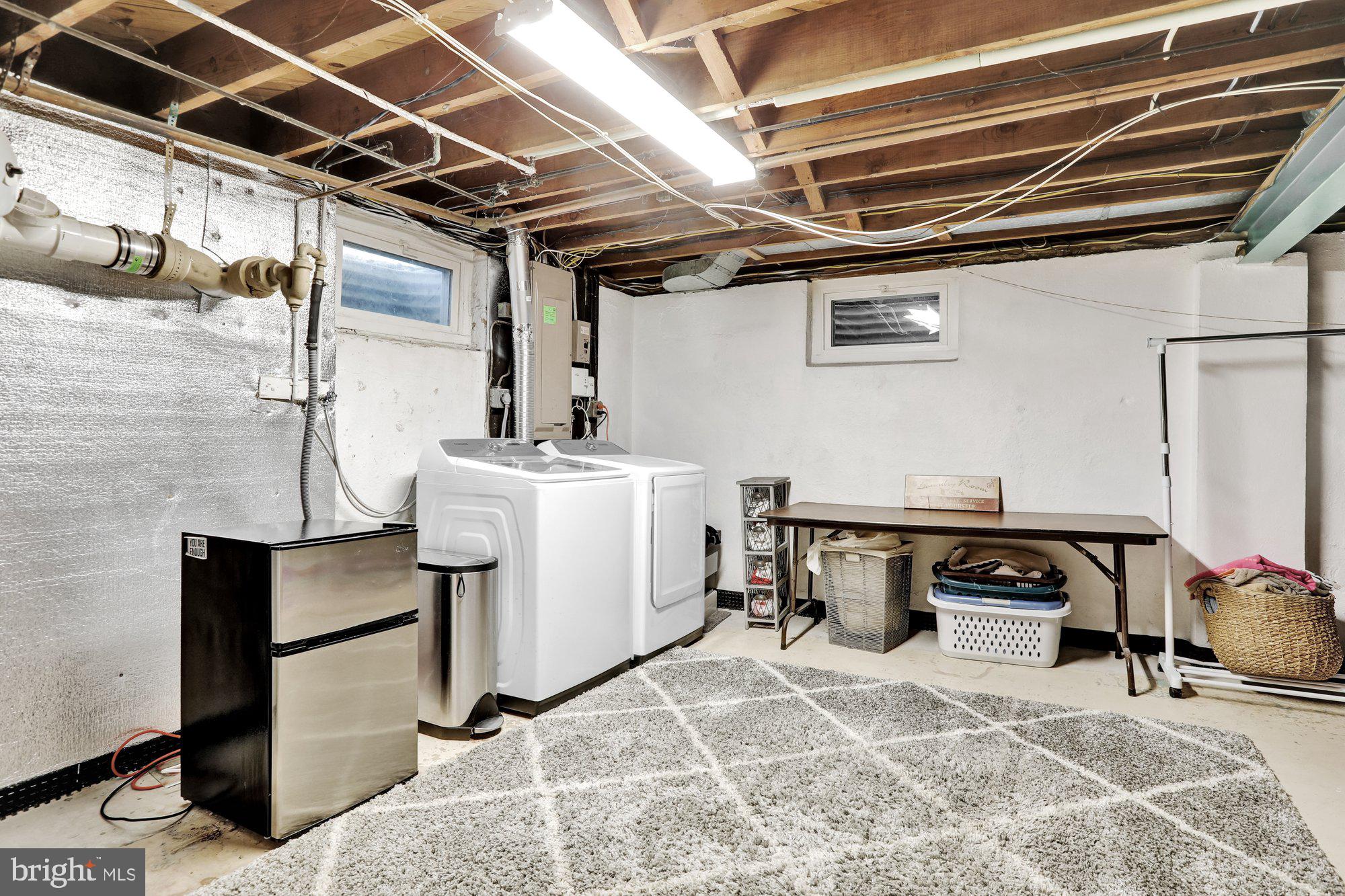 MAKEFIELD MANOR - Residential