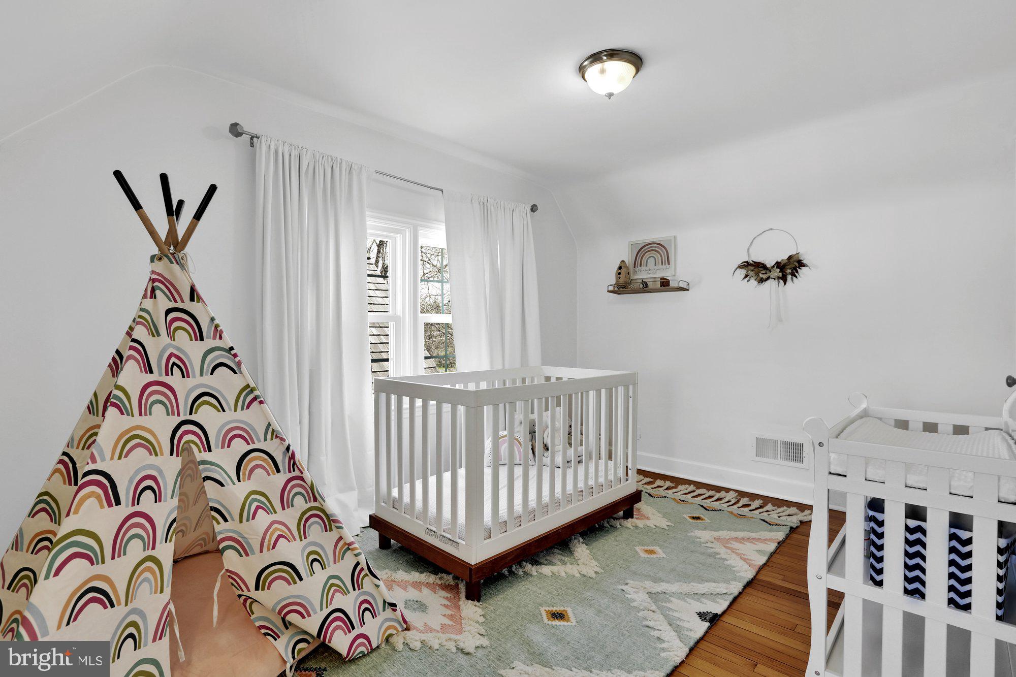 MAKEFIELD MANOR - Residential