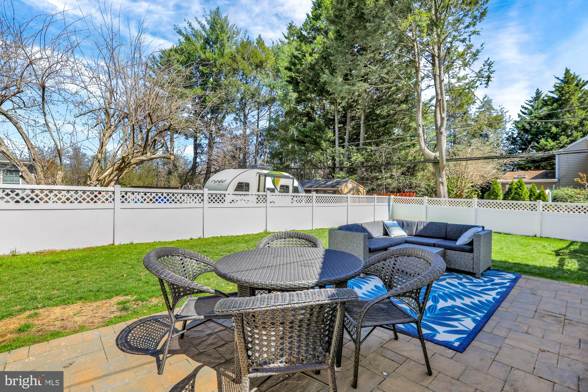 MAKEFIELD MANOR - Residential