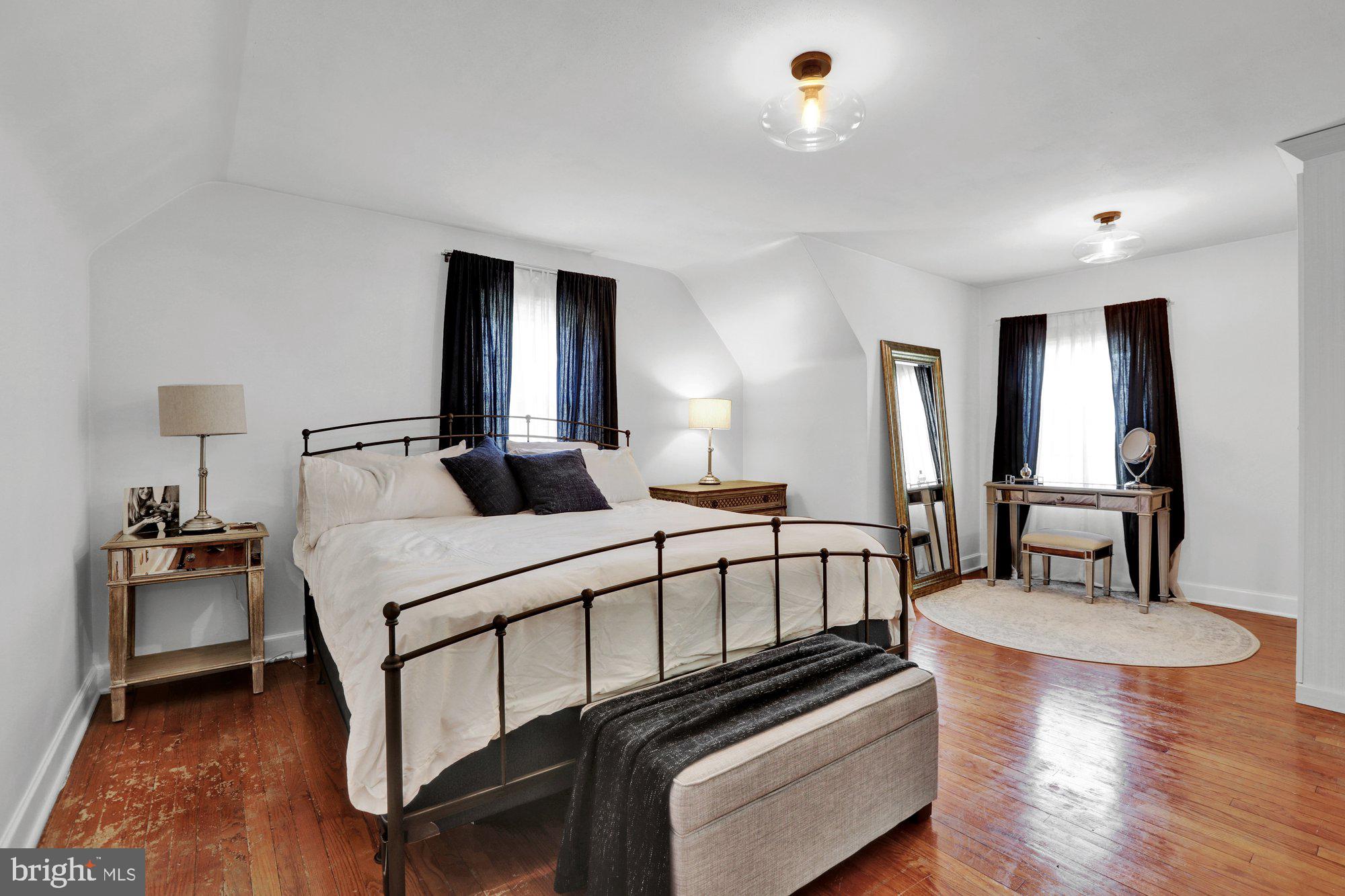 MAKEFIELD MANOR - Residential