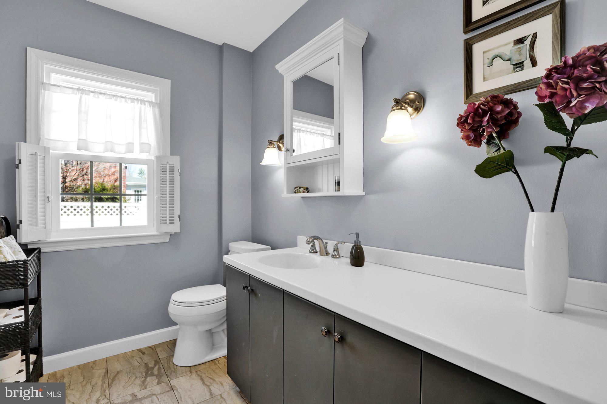 MAKEFIELD MANOR - Residential