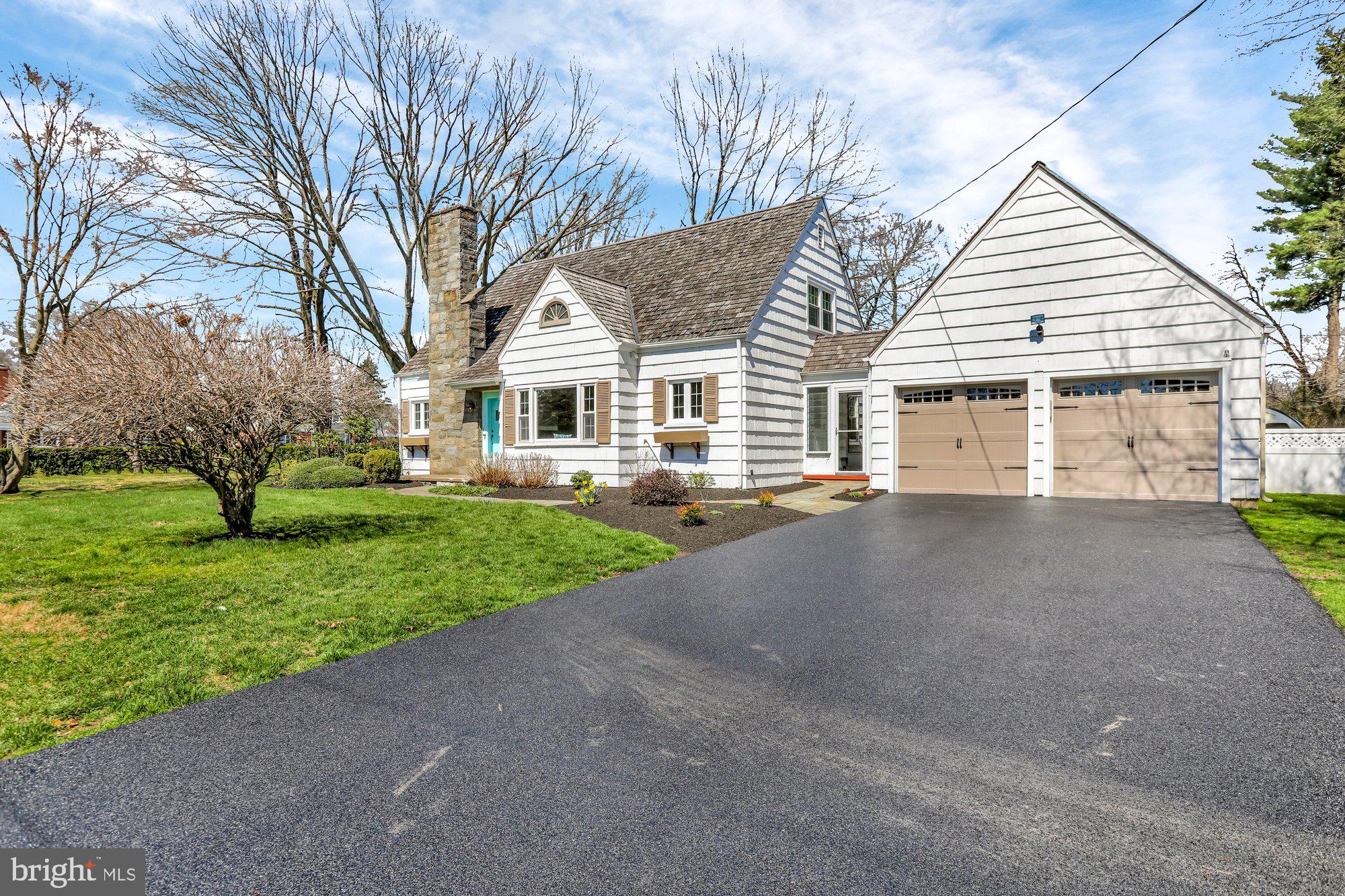 MAKEFIELD MANOR - Residential