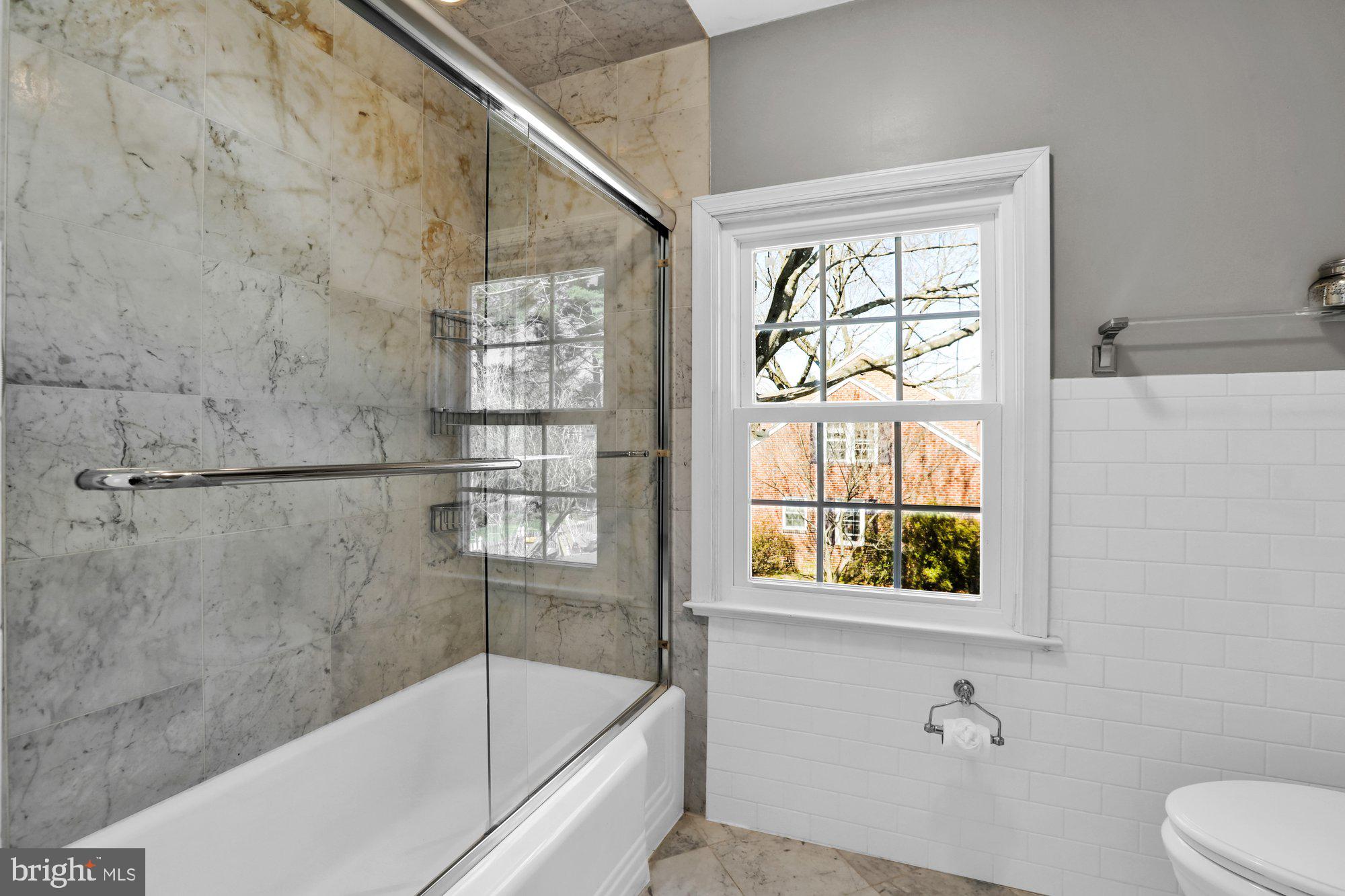 MAKEFIELD MANOR - Residential