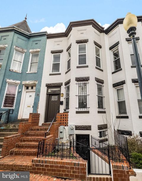 27 TODD PLACE NE WASHINGTON DC 20002
